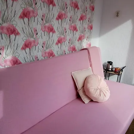 ホテル Pink Lela