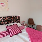 Pink Lela Szálloda Valkenburg aan de Geul