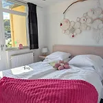 Pink Lela Szálloda 2*