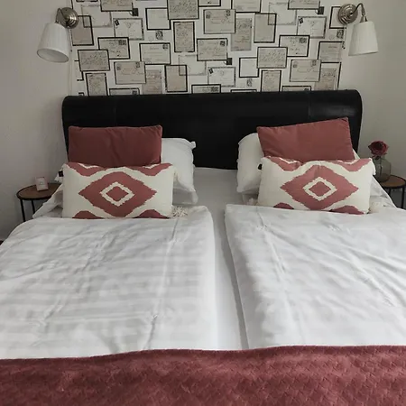 Hotel Lela 2*