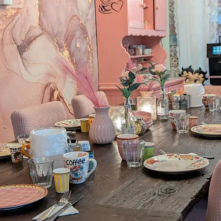 Ξενοδοχείο Lela 2*