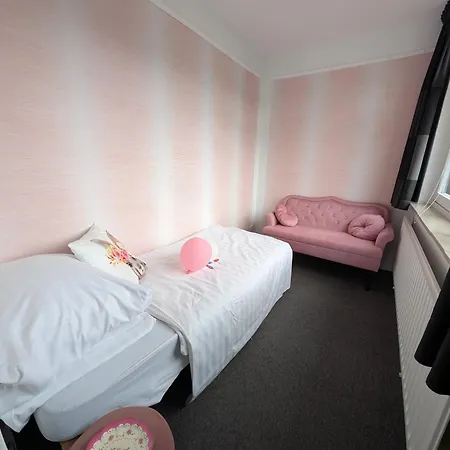 Lela Valkenburg aan de Geul