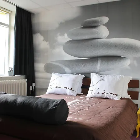 Hotel Pink Lela