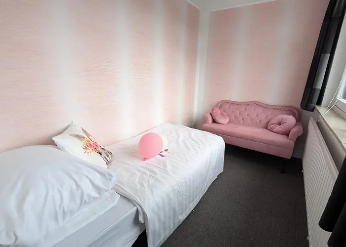 Lela ファルケンブルフ