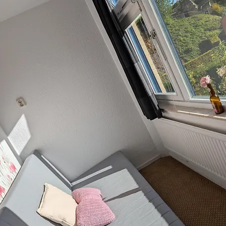 Lela ファルケンブルフ