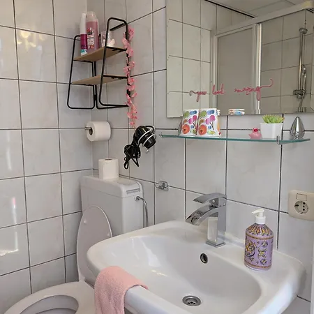 Hotel Pink Lela 2*